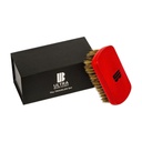 Magnetized High-end Beard Brush Set – “拖拉机”套装包括可拆卸的镜像和野猪脆毛笔。 “ULTIMATE BrUSH”分为三套和多种颜色。
