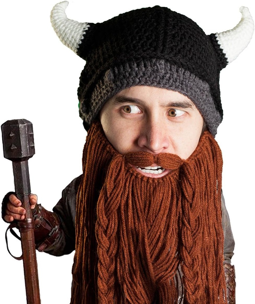 胡子头维京皮拉格(英语:Band Head Viking Pillager) - 原型手织金黄色维京角壳壳(英语:Knit Viking Horn Helmet)和可移动的Bradied Brown/Black Beard(英语:Braided Brown/Black Beard).